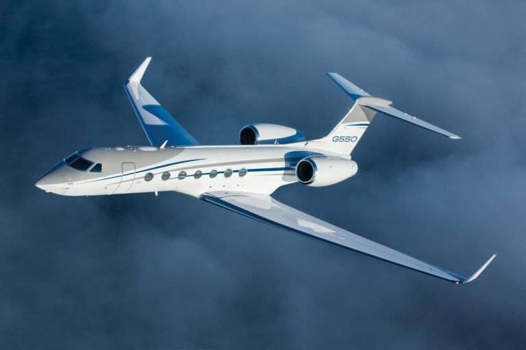 Gulfstream G550 private jet charter 