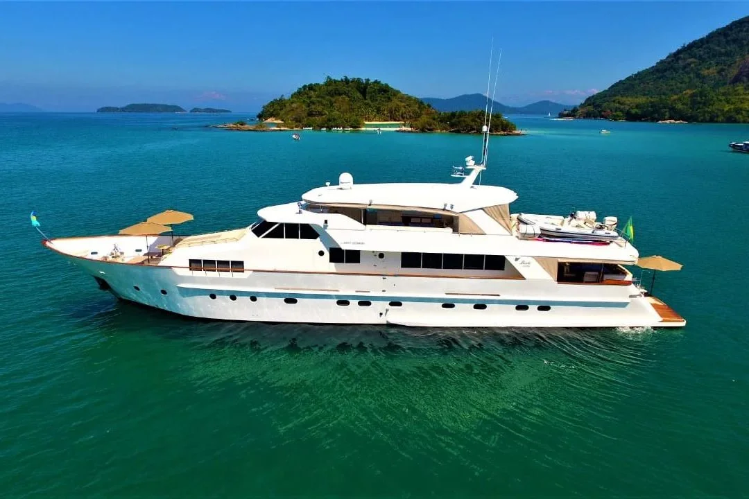 Luxury Yacht Charter